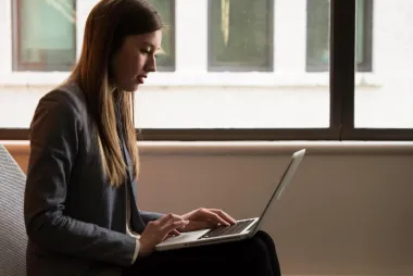 'Fejkaju' sreću: Ovi znakovi skrivaju prave emocije kao zmija noge