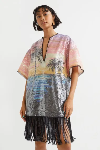 Vraćaju se haljine s resicama: 10 modela koji će podići svaki look