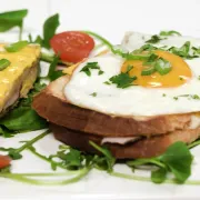 Tasty Croque Madame - hrskavi francuski sendvič koji će oduševiti sve gurmane