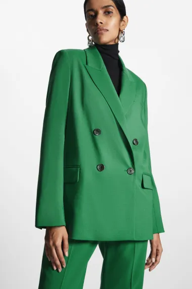 Uvijek su u trendu: 10 blejzera koje možeš uloviti na zimskom sniženju