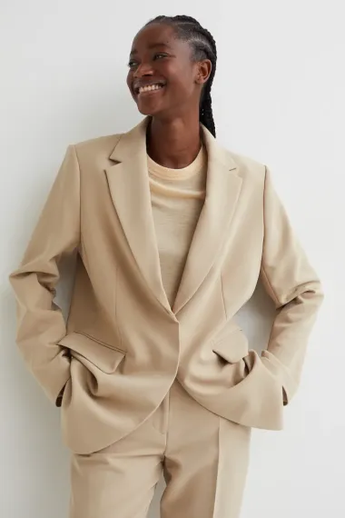 Uvijek su u trendu: 10 blejzera koje možeš uloviti na zimskom sniženju