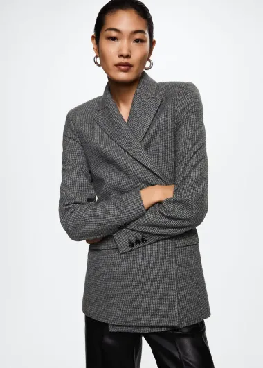 Uvijek su u trendu: 10 blejzera koje možeš uloviti na zimskom sniženju