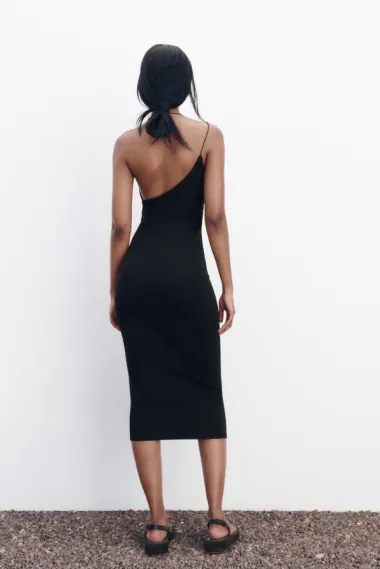 Ženstvene i elegantne: Ovo su najljepše haljine otvorenih leđa iz ponude