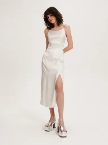 Ženstvene i elegantne: Ovo su najljepše haljine otvorenih leđa iz ponude