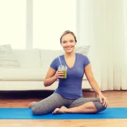 Ne trebaš u teretanu! Ove vježbe za grudi možeš raditi kod kuće