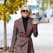 Naomi Watts u top odijelu sezone: Slavna plavuša potvrdila - smeđa je nova crna